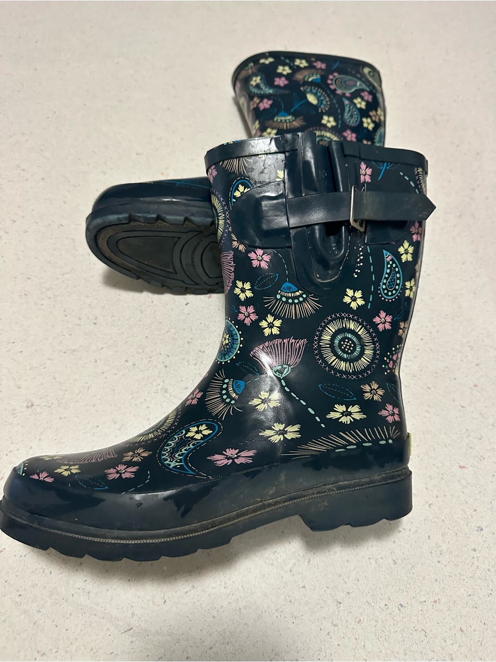 Women’s Waterproof Floral Rain Boots - Navy size8 western chief